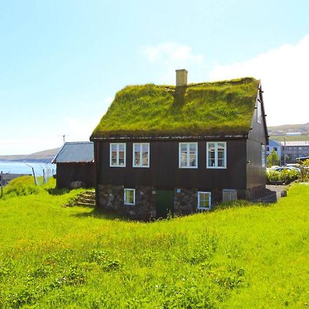 Traditional Faroese House In Torshavns City Center Bagian luar foto