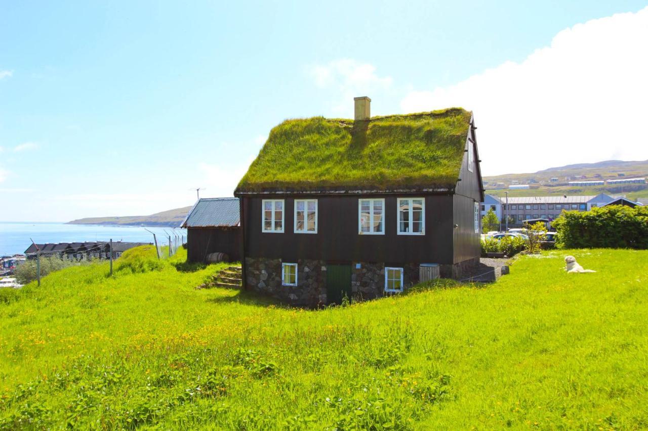 Traditional Faroese House In Torshavns City Center Bagian luar foto