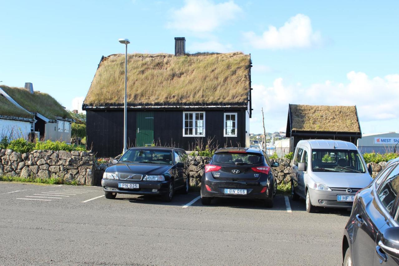 Traditional Faroese House In Torshavns City Center Bagian luar foto