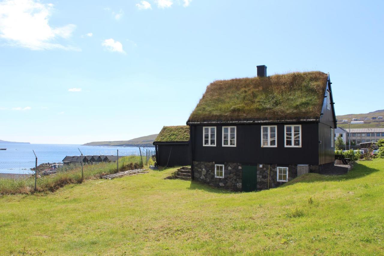 Traditional Faroese House In Torshavns City Center Bagian luar foto
